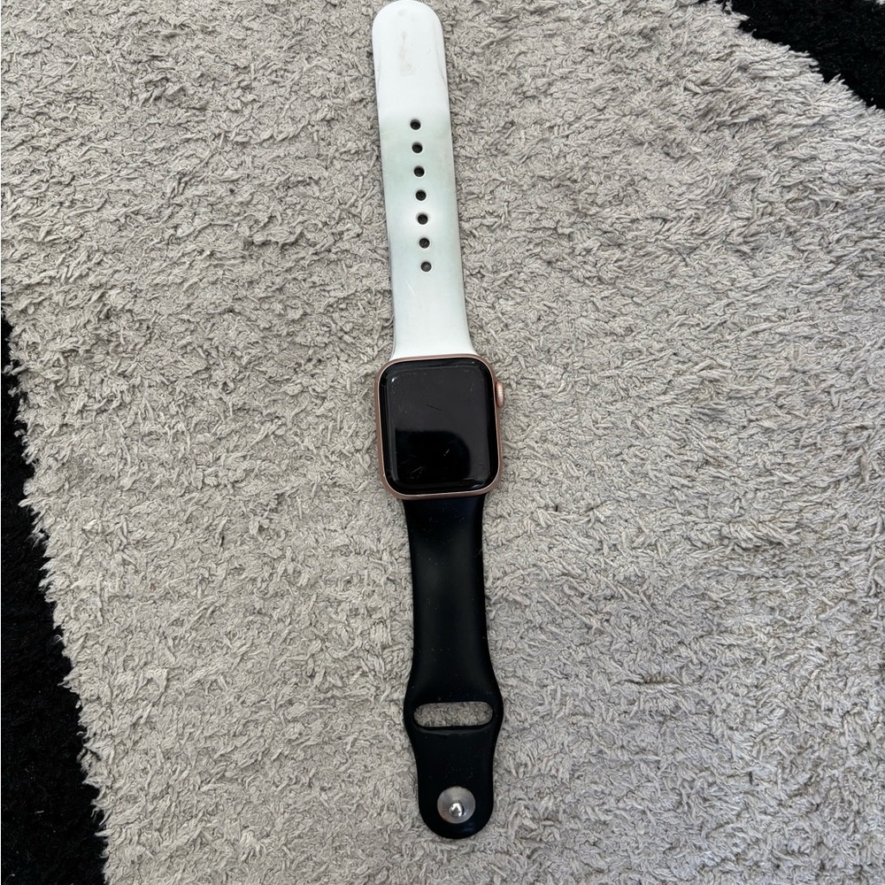 Series 4 Apple Watch - 40mm Rose Gold